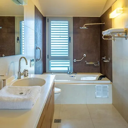 Villa Mirabello Bay House